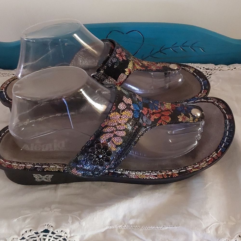 - Algeria Open Toe Sandals - Picture 6 of 11